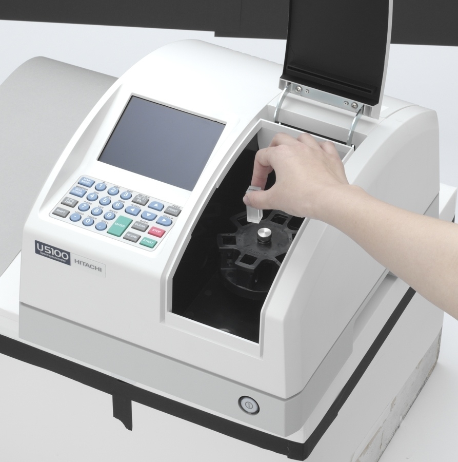 Máy quang phổ UV-Vis sử dụng hệ tách tia sáng; Model: U-5100